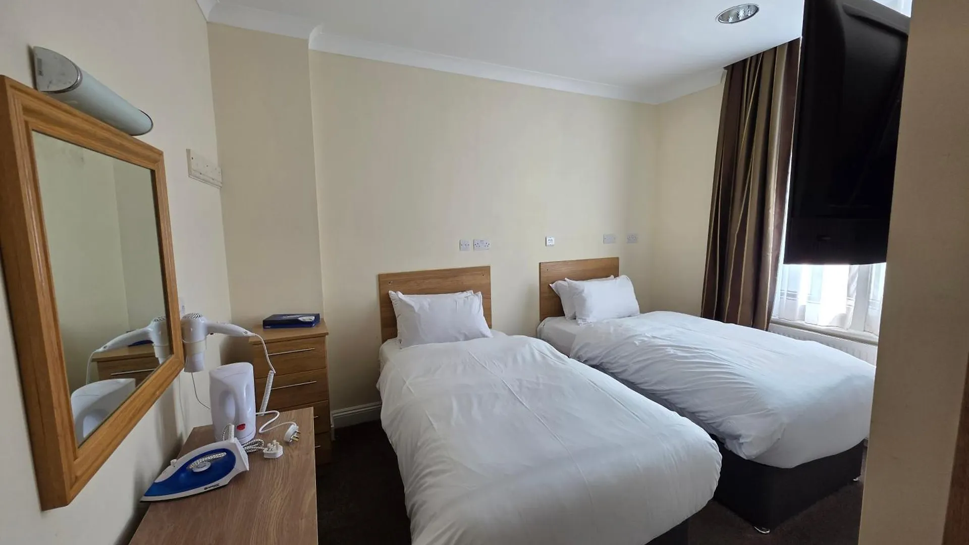 Belvilla Russel Court Hotel Bournemouth Central 4*,  Royaume-Uni